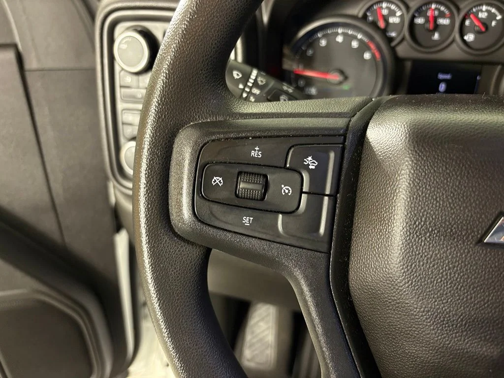 Used 2024 White Chevrolet Custom image 20