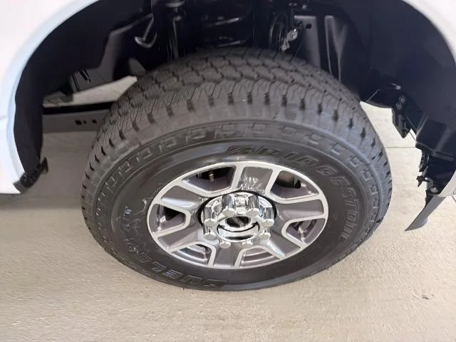 New 2027 Oxford White Ford F-250® Lariat® image 20