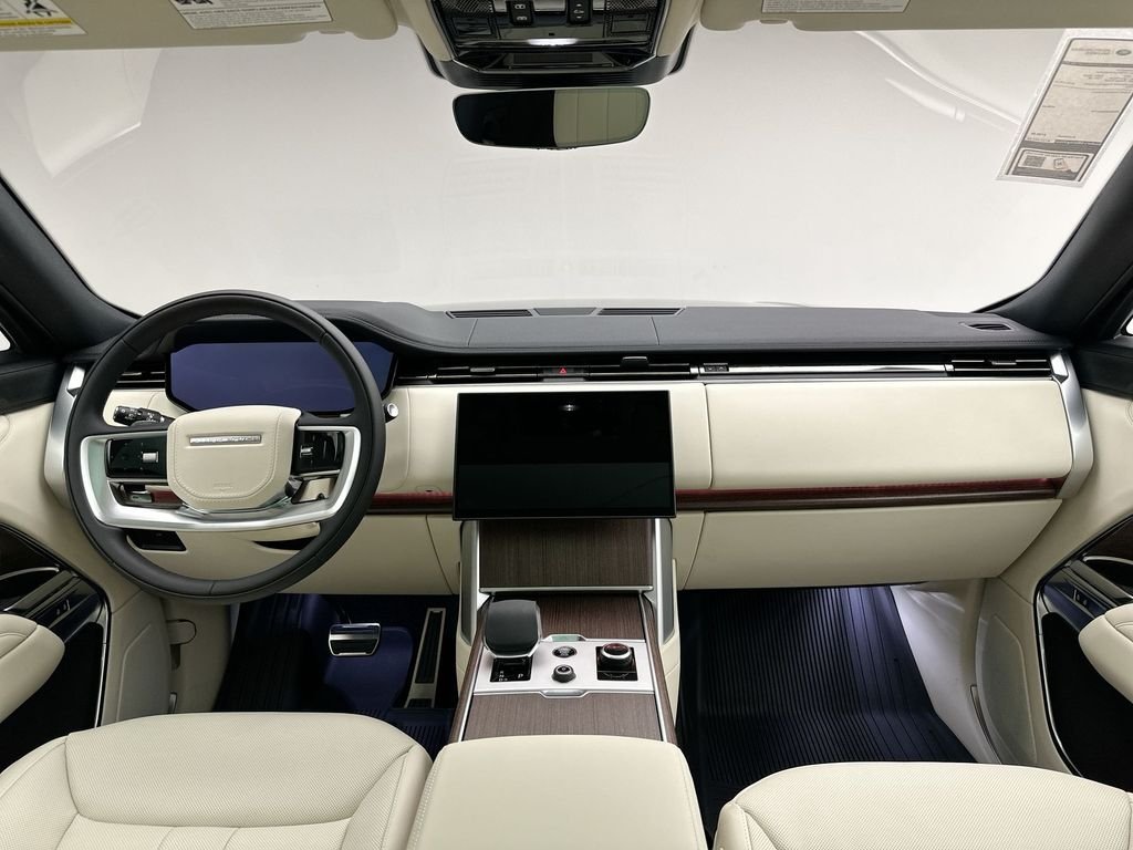 New 2027 Santorini Black Metallic Land Rover SE image 8