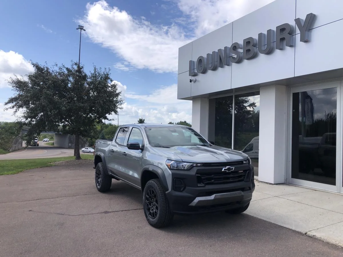 New 2026 Grey Chevrolet 4wd Crew Cab Trail image 3