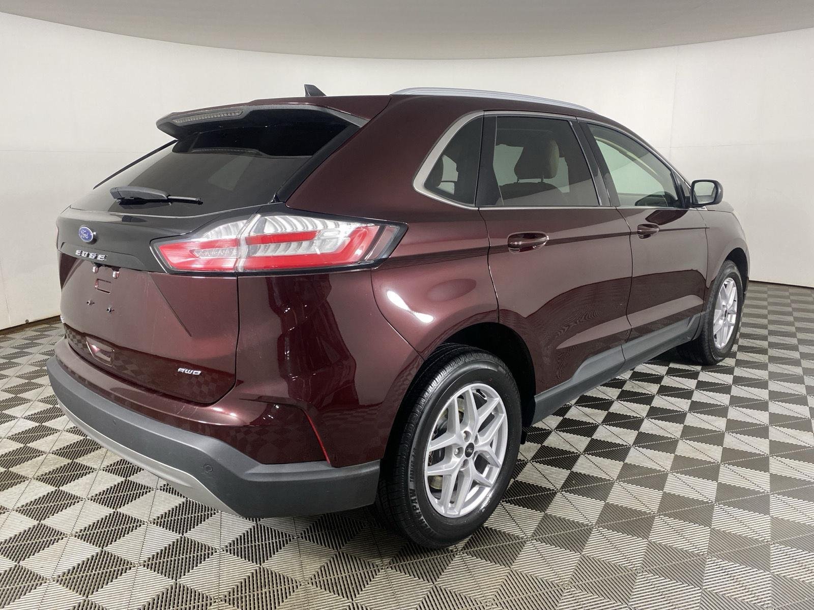 Used 2023 Burgundy Velvet Metallic Tinted Clearcoat Ford SEL image 7