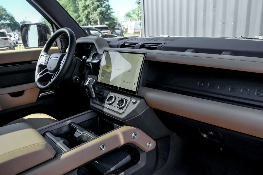 New 2026 Santorini Black Land Rover X-Dynamic SE image 23
