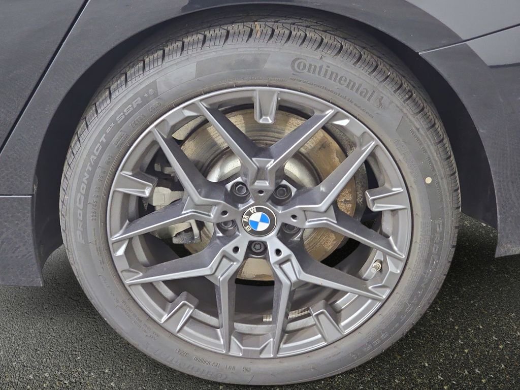 2025 BMW 3 Series 330i - Photo 38