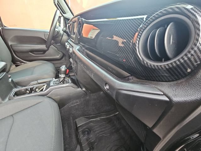 Used 2022 Black Jeep Sport S image 32
