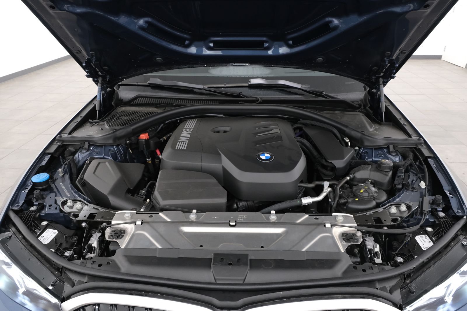 New 2026 Arctic Race Blue Metallic BMW 330i xDrive image 42
