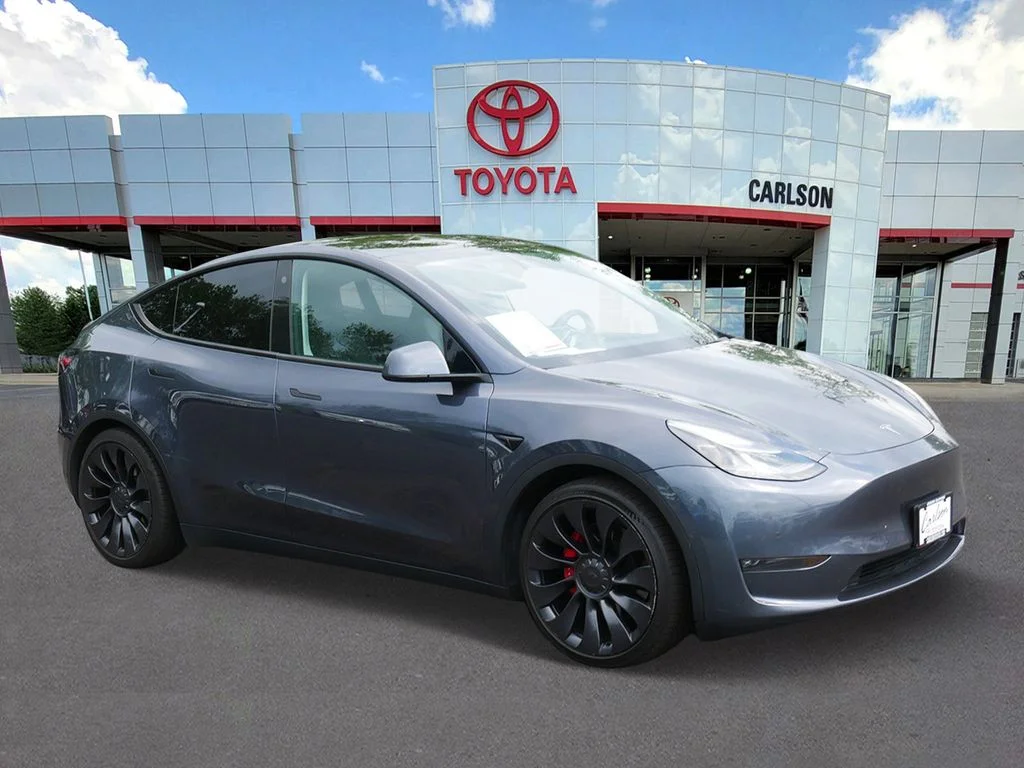 Used 2022 Tesla Model Y Performance with VIN 7SAYGDEF9NF463351 for sale in Minneapolis, Minnesota