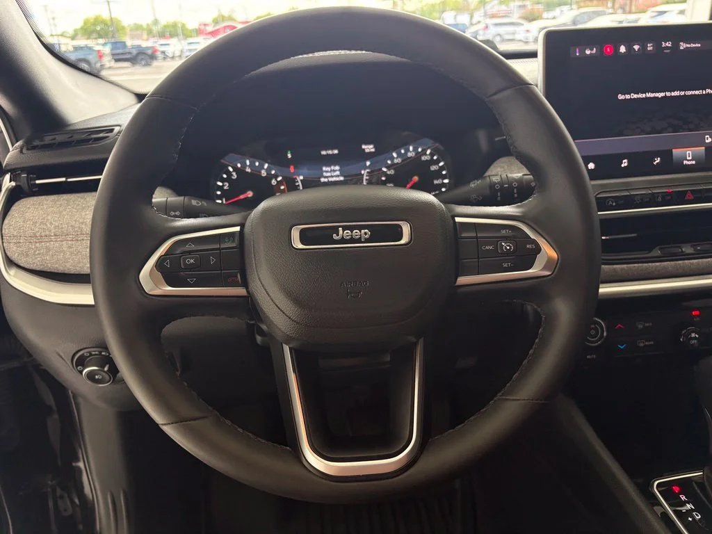 Used 2024 Black Jeep Latitude Lux image 3