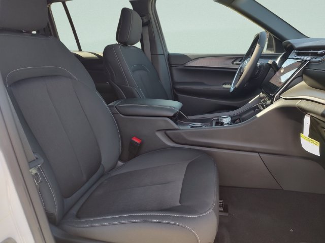 New 2027 Bright White Clear-Coat Paint Jeep Laredo X image 32