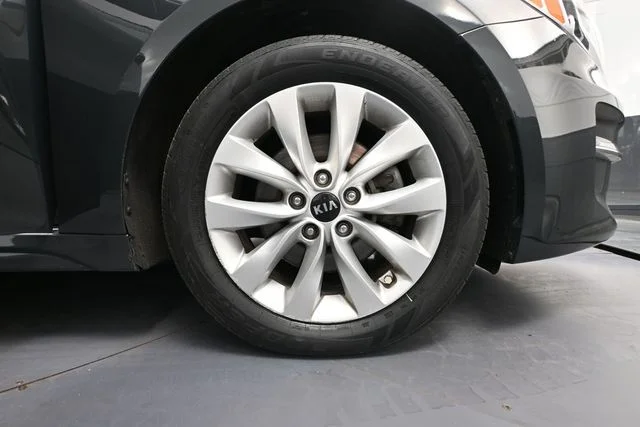 Used 2016 Green Kia LX image 14