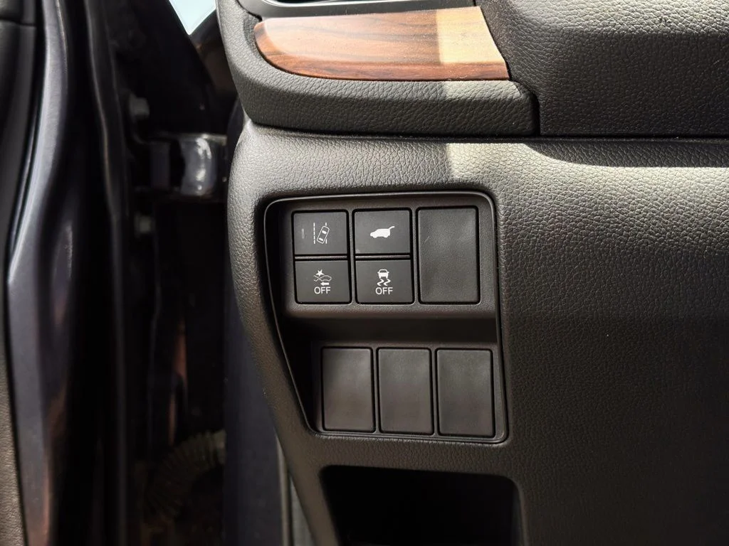 Used 2018 Black Honda Touring image 17
