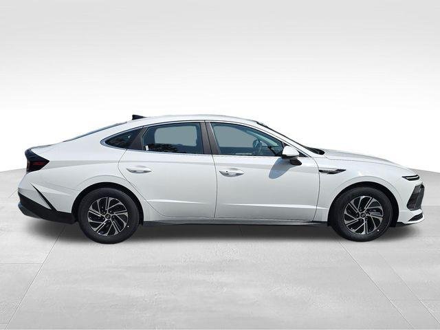 New 2026 White Hyundai Blue image 6