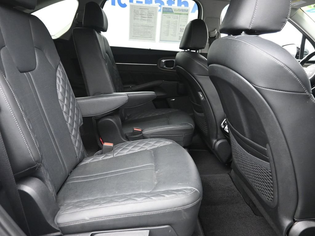 Used 2023 White Kia X-Line SX Prestige image 10