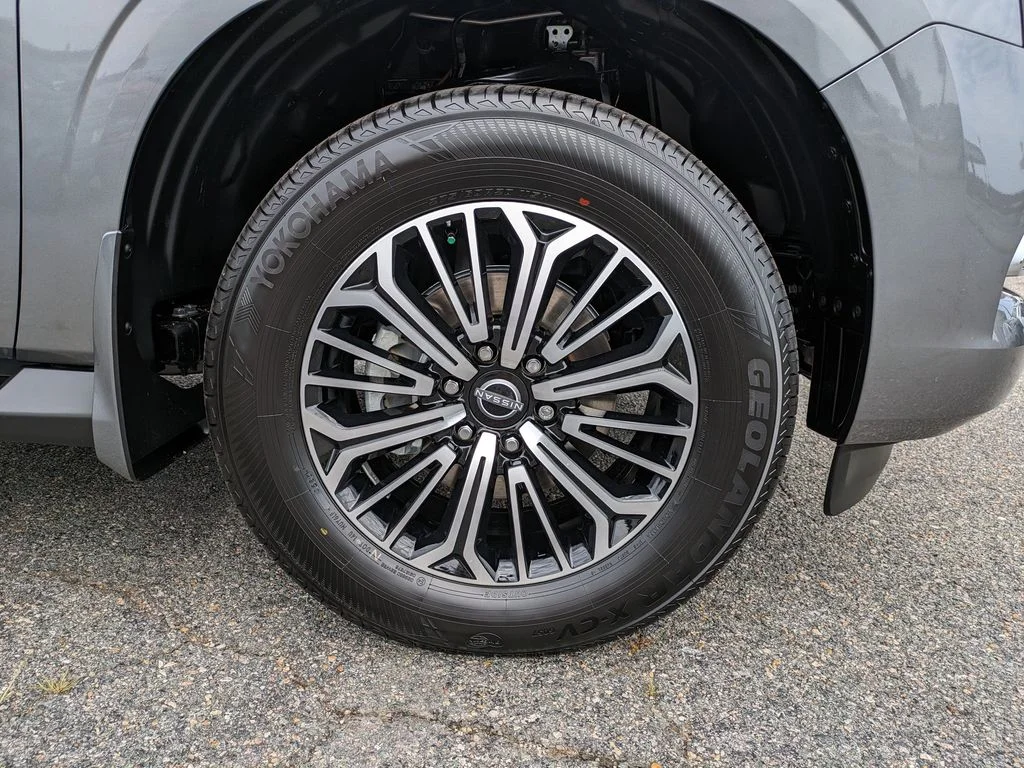 2025 Nissan Armada SL - Photo 11