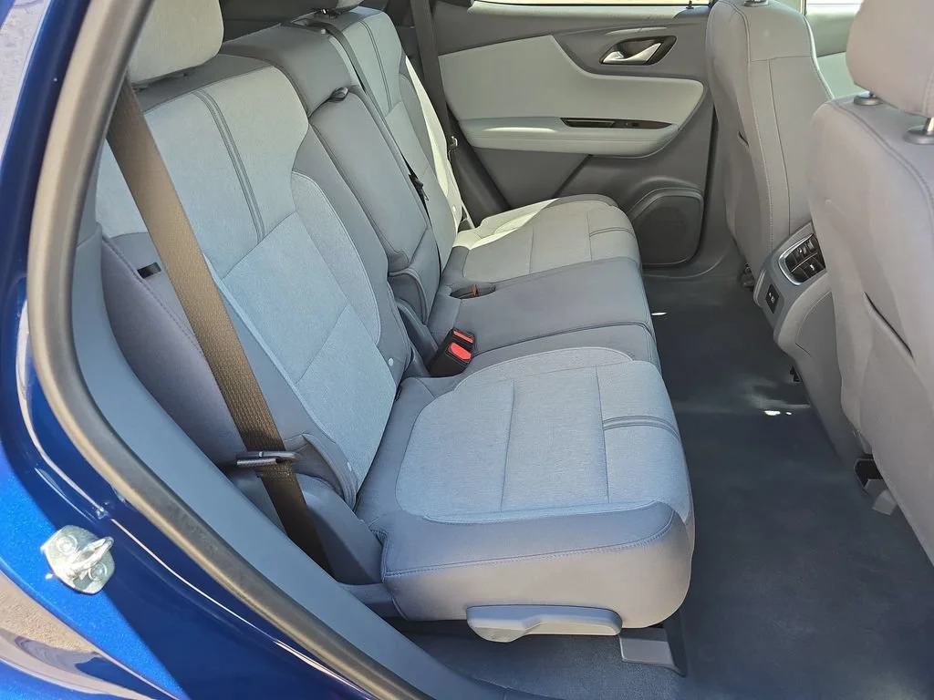 Used 2022 BLUE GLOW METALLIC Chevrolet LT image 28