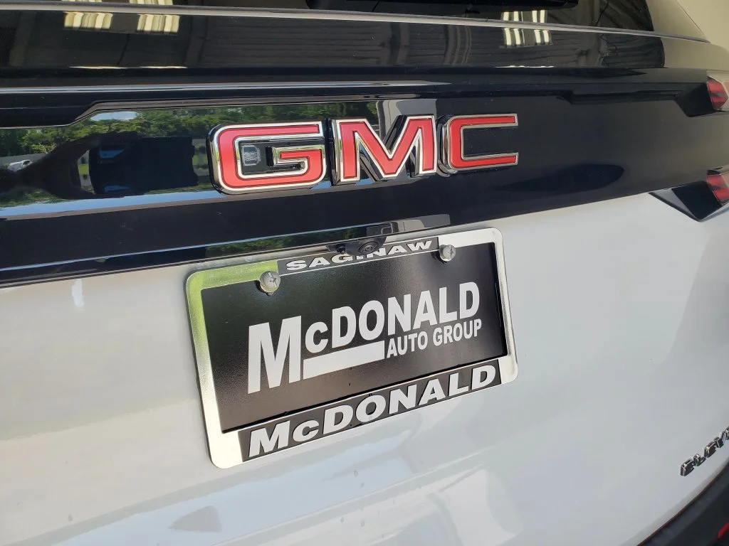 New 2026 Summit White GMC Elevation image 36