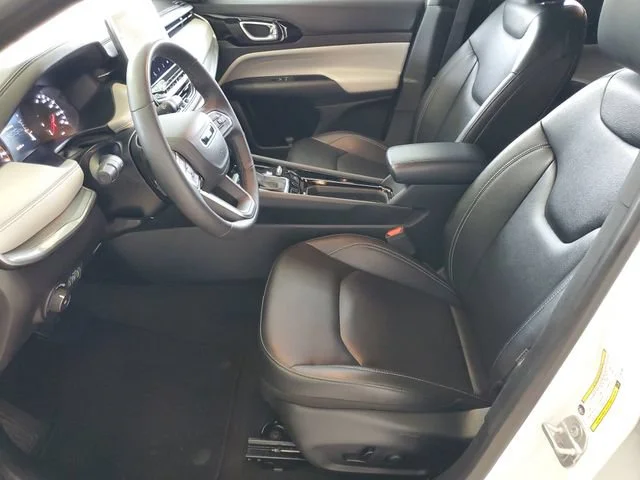 Used 2025 Bright White Cl Jeep Limited image 5
