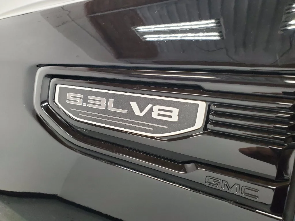 New 2026 Onyx Black GMC Elevation image 31