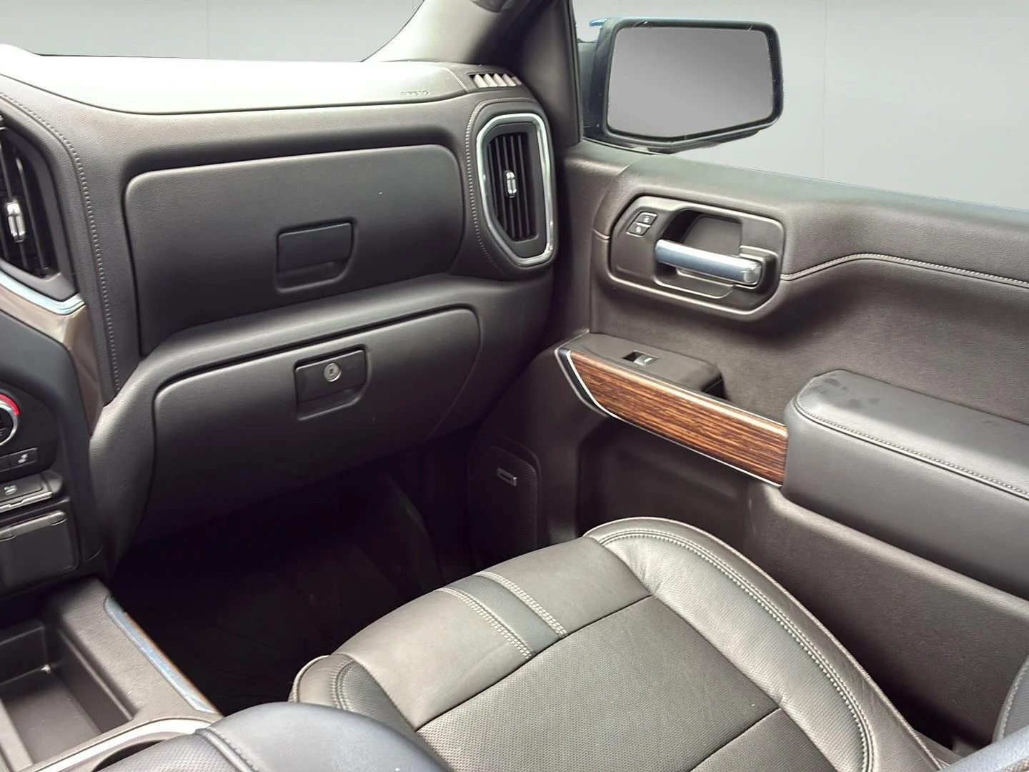 Used 2020 Northsky Blue Metallic Chevrolet High Country image 34