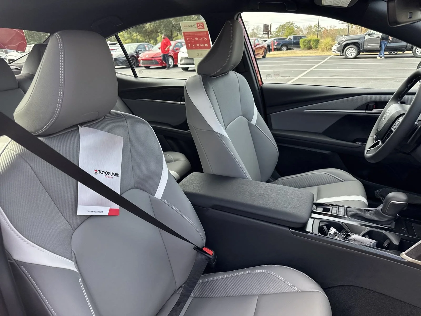 Used 2025  Toyota  image 32
