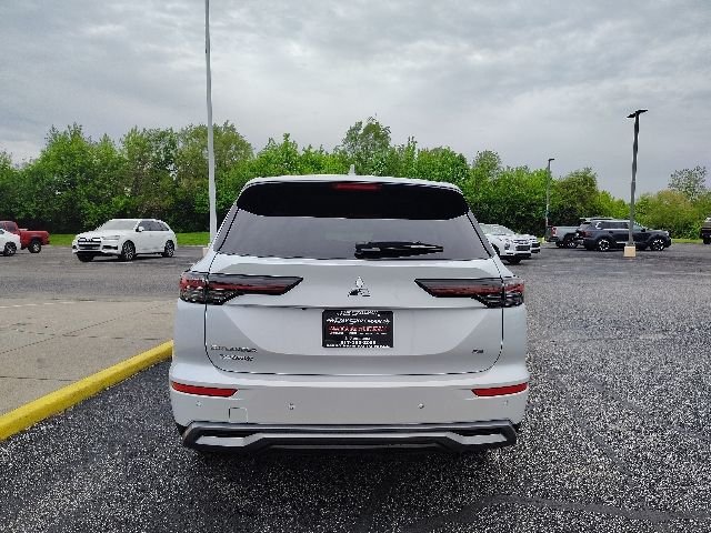 New 2026 White Mitsubishi SE image 6