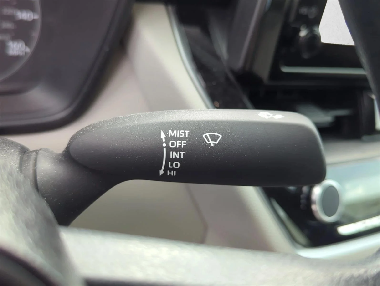 Used 2025 Sonic Silver Toyota L image 14