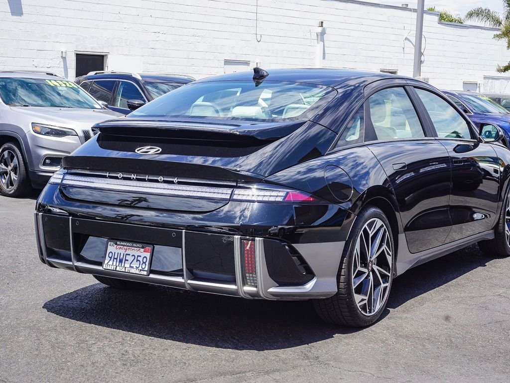 Used 2023 Black Hyundai SEL image 7
