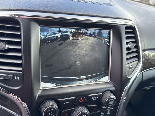 Used 2018 Gray Jeep Overland image 35