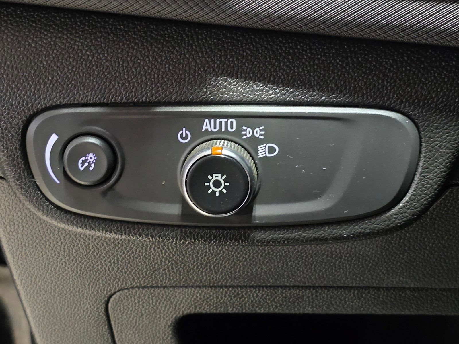 Used 2024 Mosaic Black Metallic Chevrolet RS image 33
