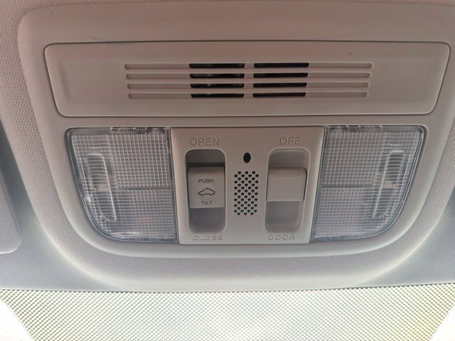 Used 2017  Honda EX-T image 19