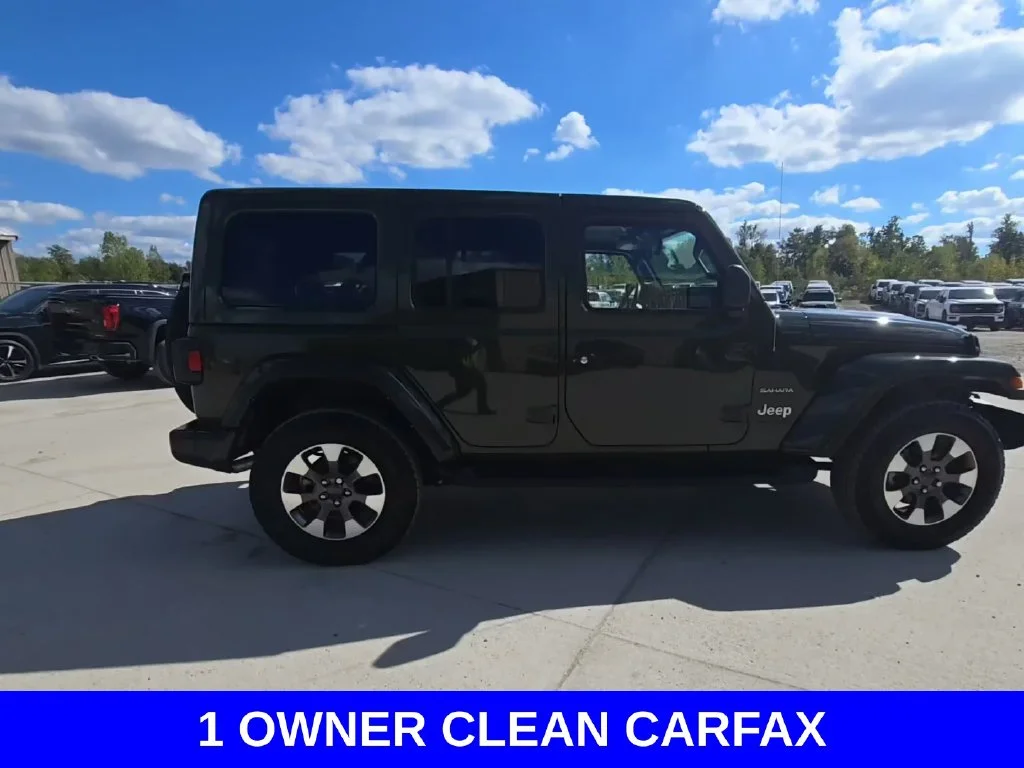 Used 2022 Green Jeep Unlimited Sahara image 2