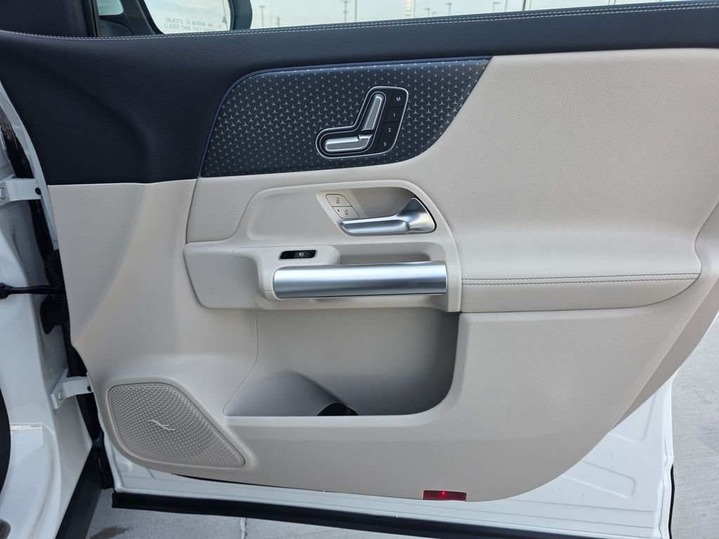 New 2026 Polar White Mercedes-Benz GLA 250 image 17