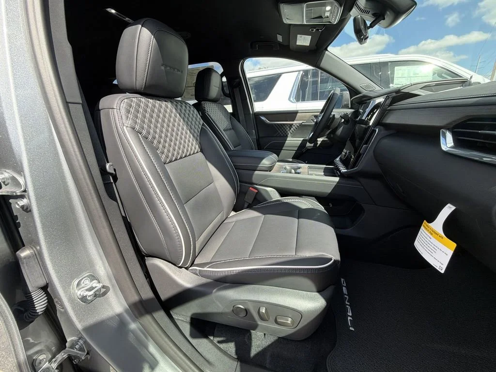 2026 GMC Acadia Denali - Photo 34