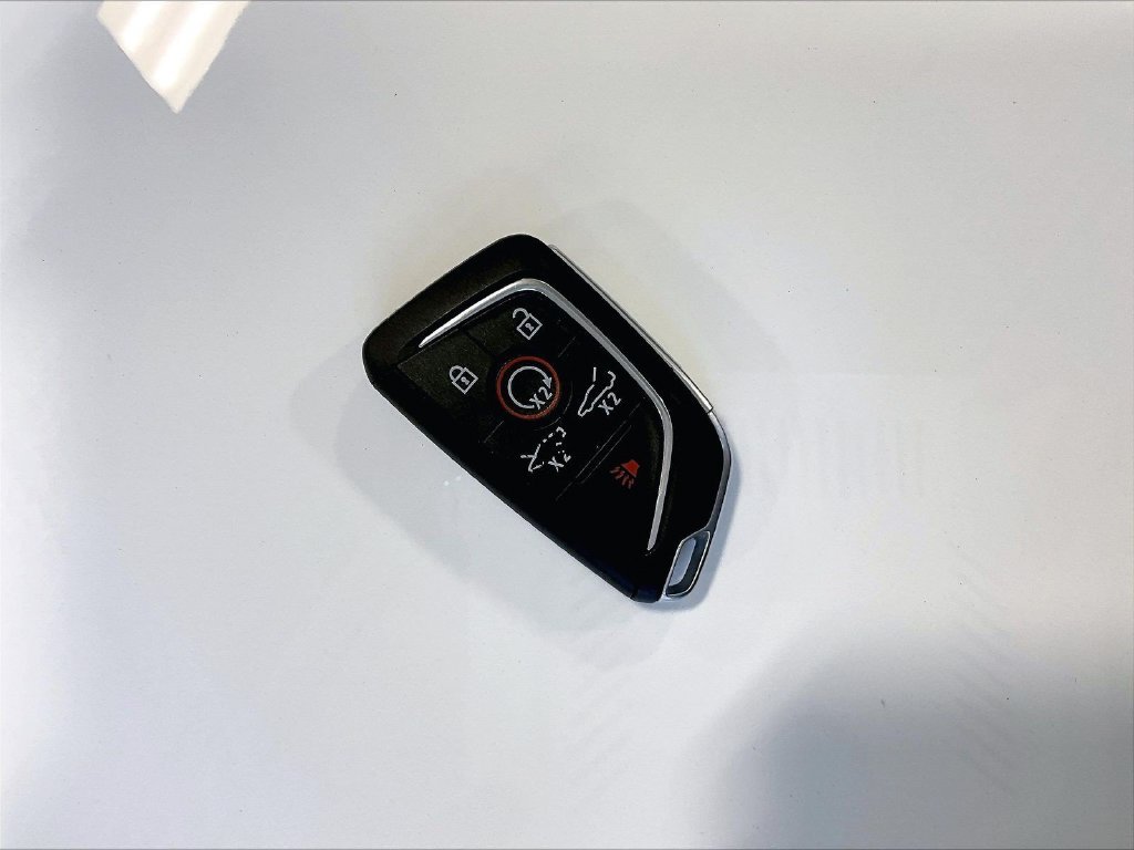 Used 2020 White Chevrolet Stingray image 29