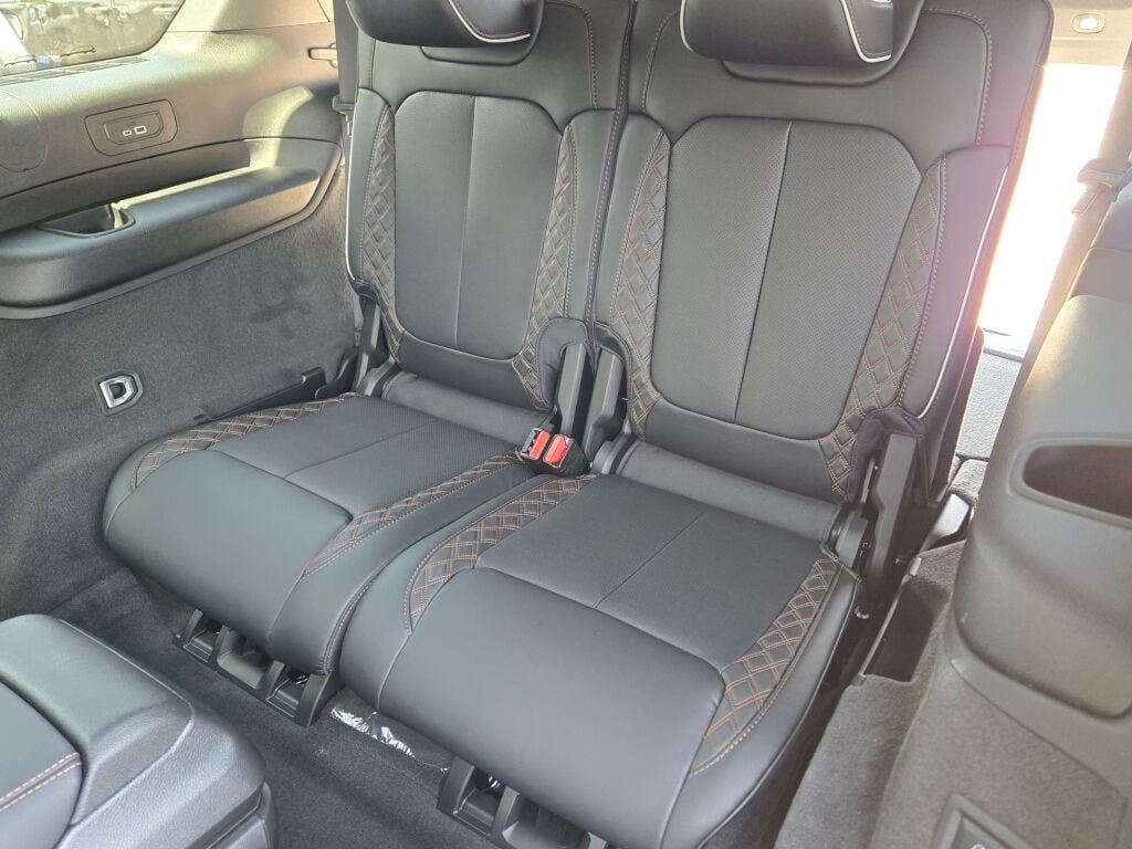 New 2026 Baltic Gray Metallic Clear-Coat Exterior Paint Jeep Summit image 19