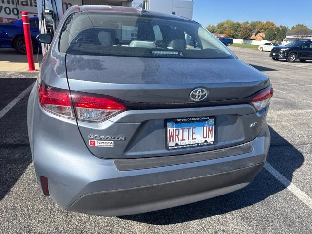 Used 2025  Toyota LE image 17