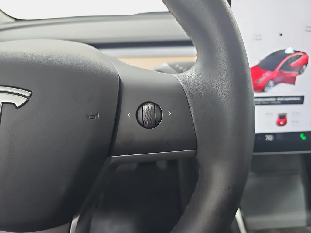 Used 2020  Tesla Long Range image 20