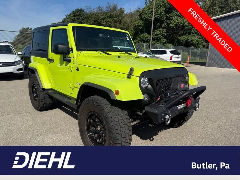 Used 2017 Green Jeep Sahara image 1