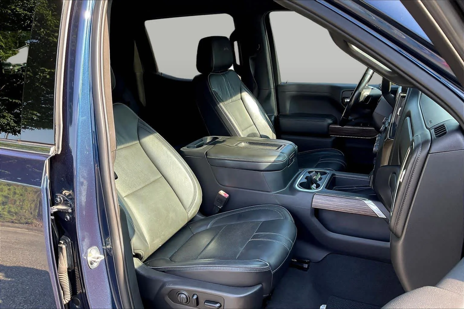 Used 2019 Northsky Blue Metallic Chevrolet High Country image 9