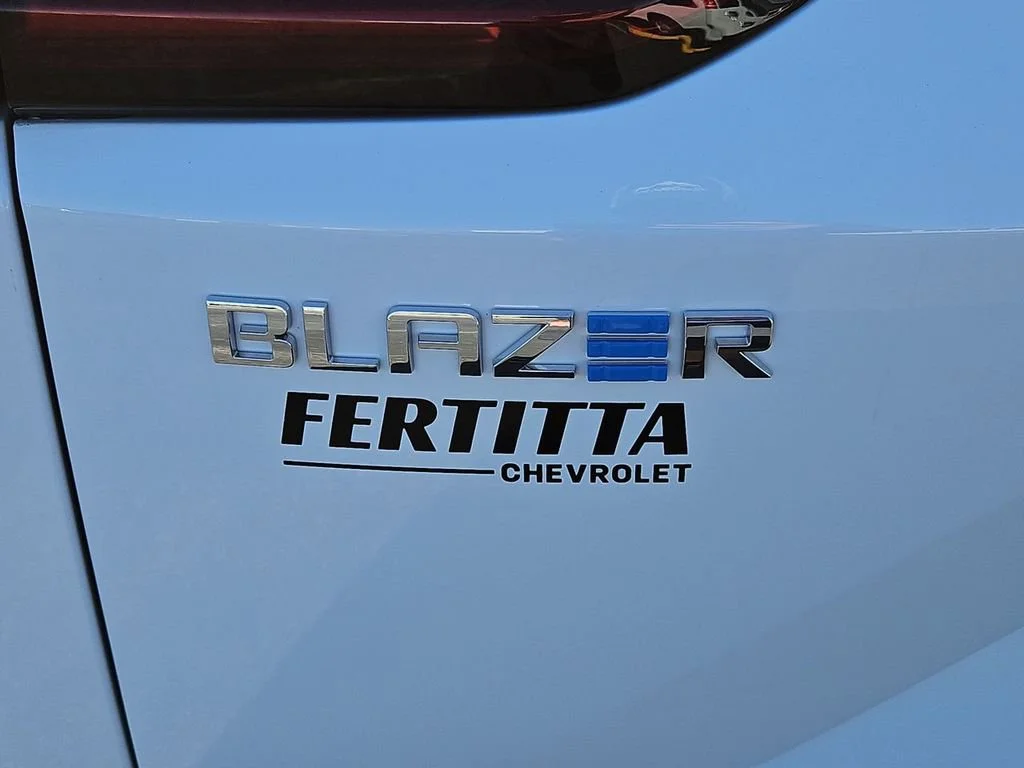 New 2026 Summit White Chevrolet LT image 30