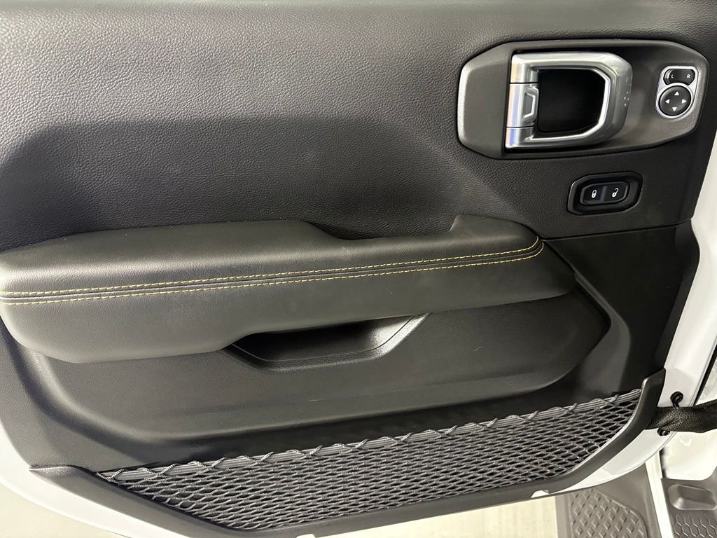 Used 2025 White Jeep High Tide image 14
