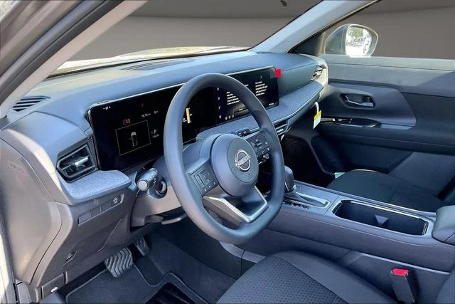 New 2027 Gray Nissan S image 7