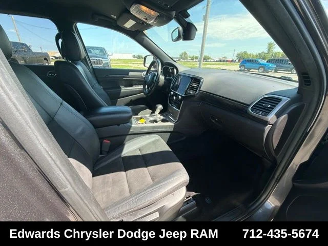 Used 2019 Gray Jeep Altitude image 29