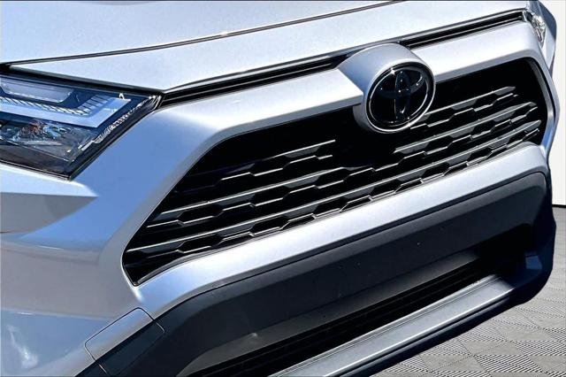 Certified Used 2025 SILVER SKY METALLIC Toyota  image 30