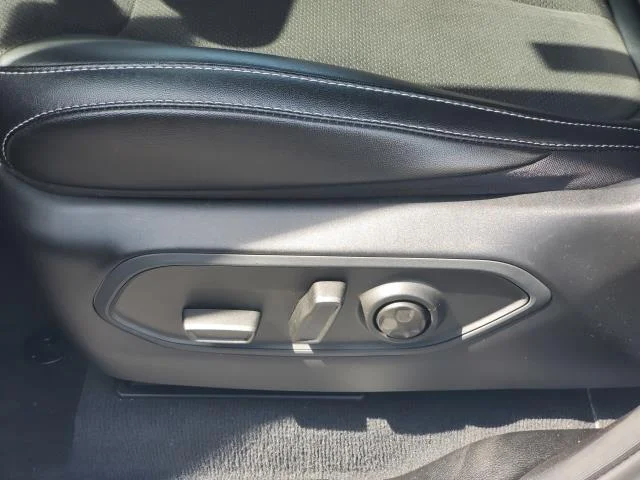 Used 2023 Silver Zynith Jeep Altitude image 7