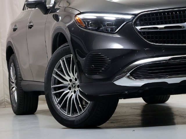New 2027 Graphite Grey Metallic Mercedes-Benz GLC 300 image 31