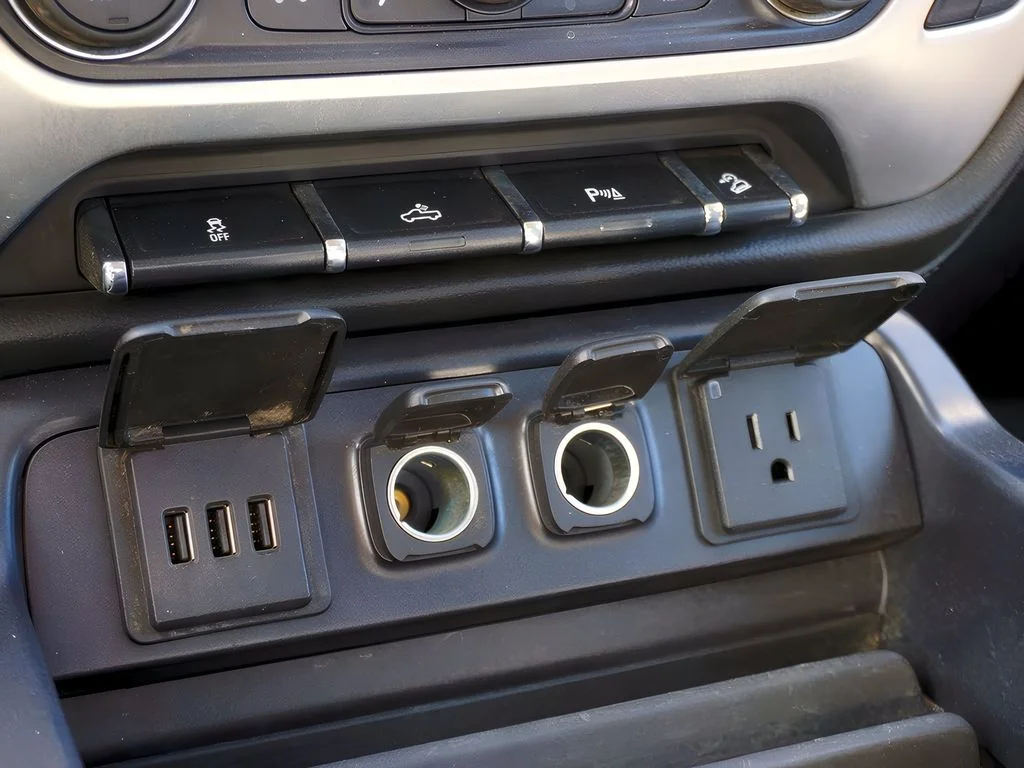 Used 2015 Iridium Metallic GMC SLE image 23