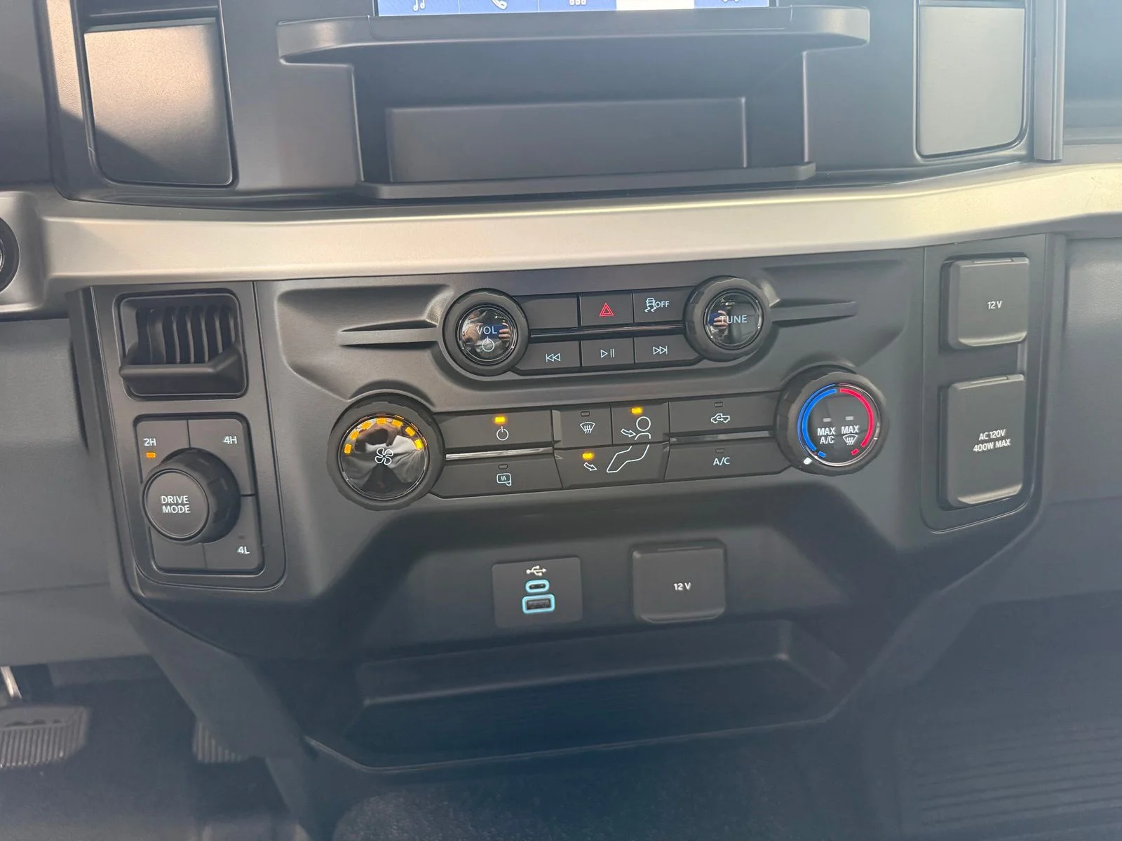 2025 Ford F-350 Super Duty Chassis Cab XL - Photo 16