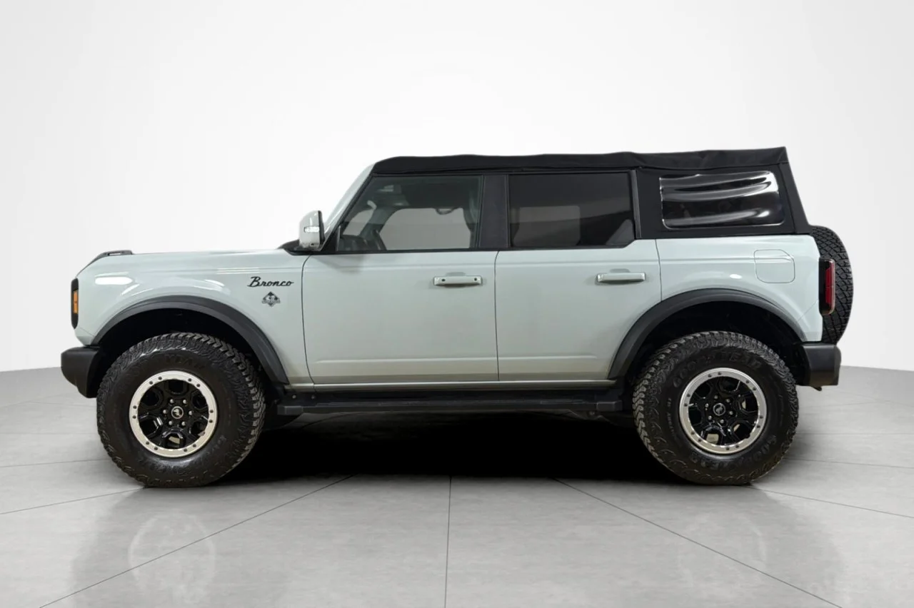 Used 2022 CACTUS GREY Ford Outer Banks image 2