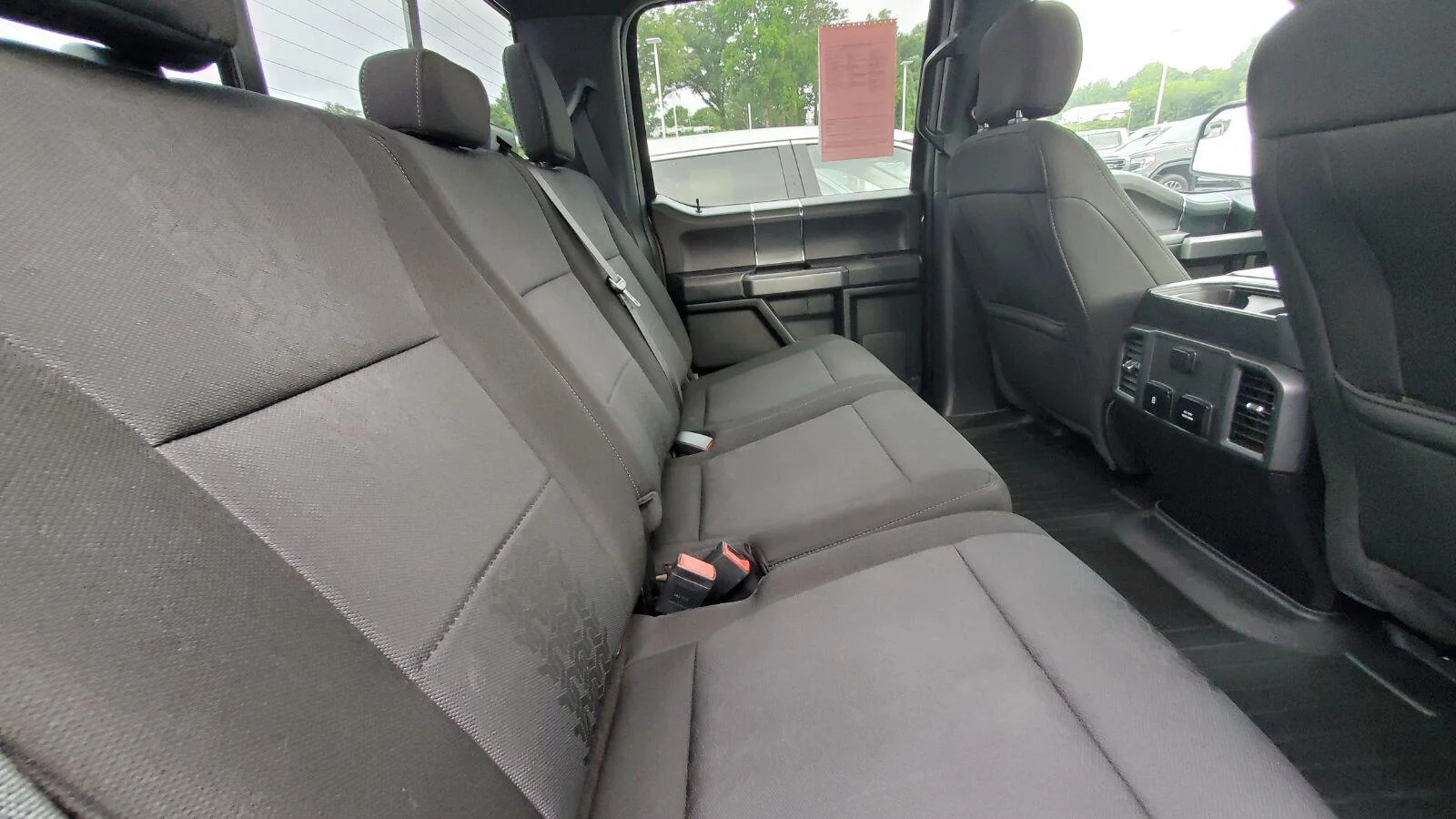 Used 2018 Magnetic Metallic Ford XL image 6