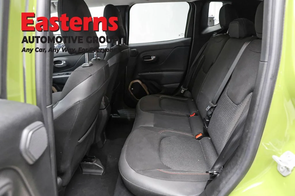 Used 2016 Green Jeep Latitude image 22